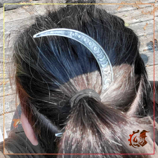 Hair jewel: Moon phases